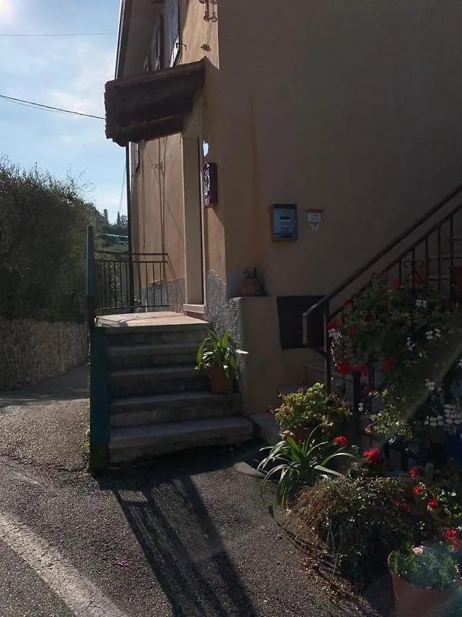 Casa Lisetta, 3-Room Apartment With Lake View Torri Del Benaco Italy
